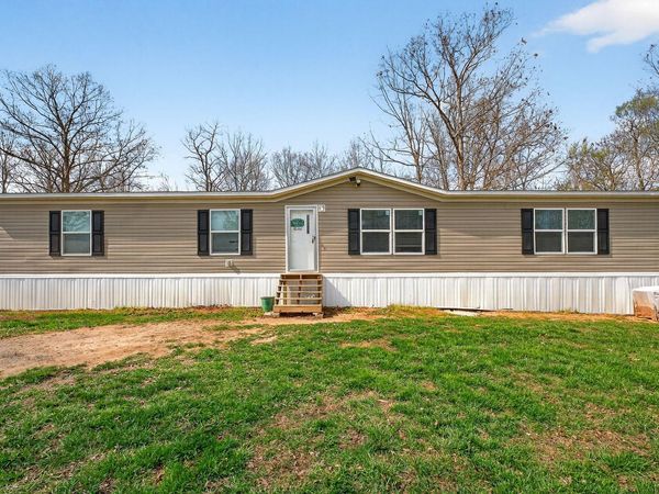 550 Center Point Acres N, Walling, TN 38587