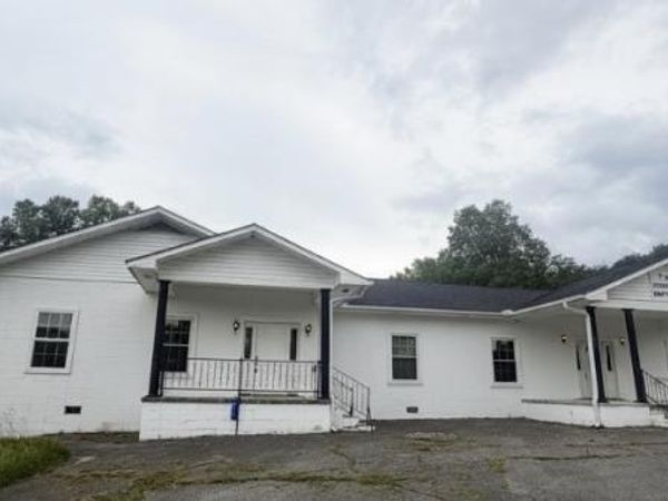 211 Rock Ave , Palmer, TN 37365