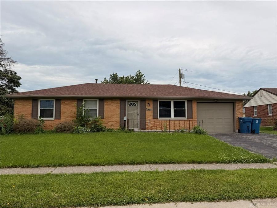 6460 Stonehurst Drive, Huber Heights, OH 45424 Photo 1