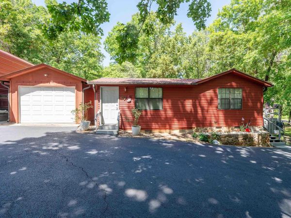 129 Jordan , Clinton, AR 72031