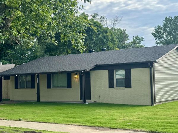 1300 7 St S , Paragould, AR 72450