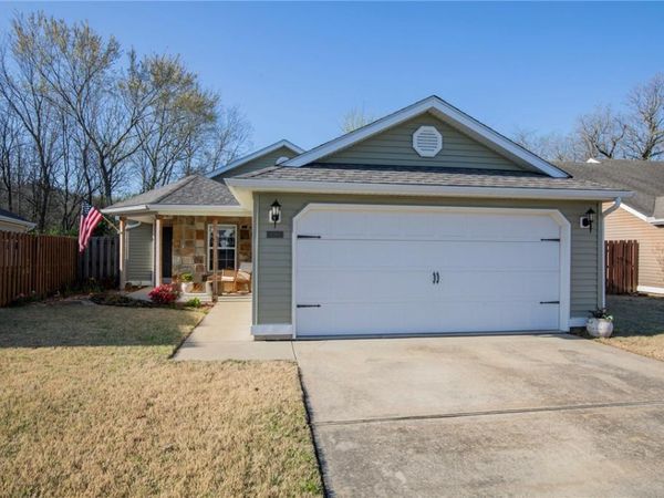 4385 W Serviceberry Drive , Fayetteville, AR 72704