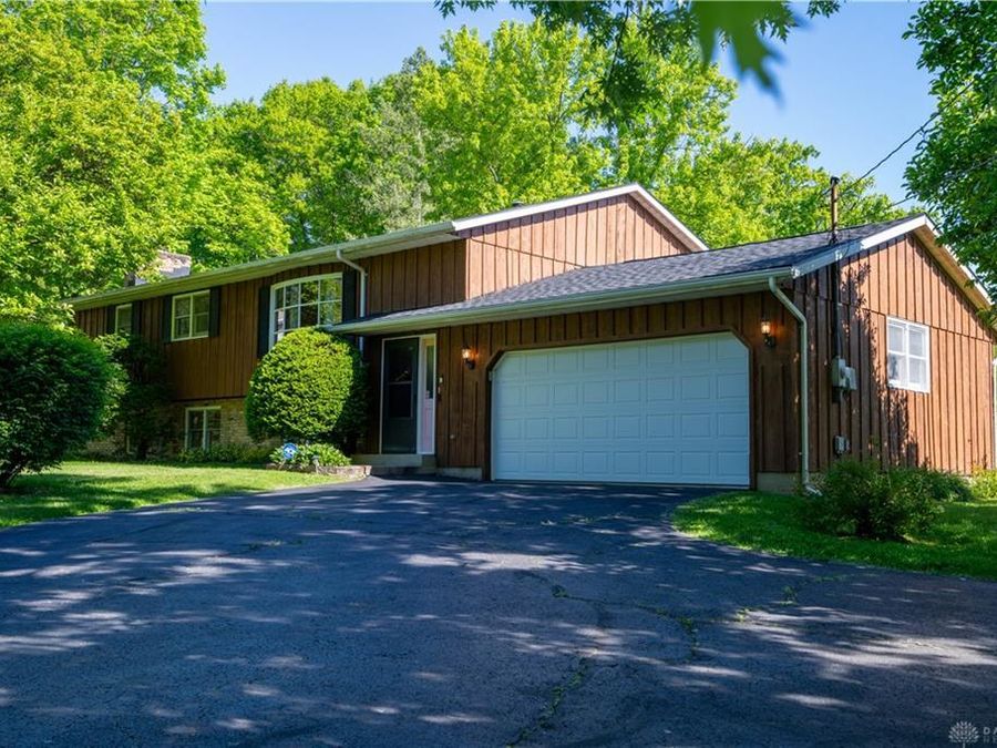 657 White Oak Drive, Springfield Township, OH 45504 Photo 1