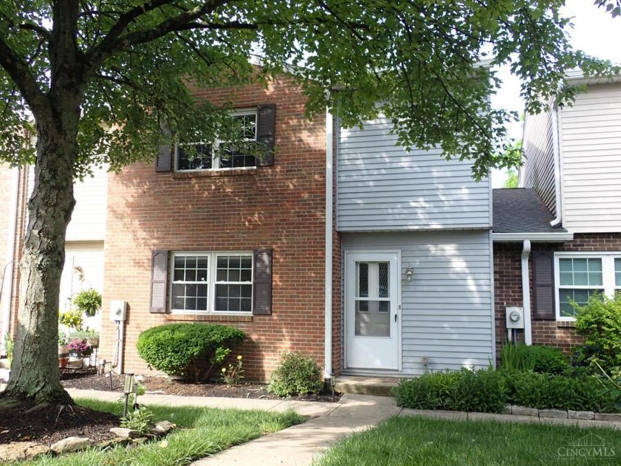 469 Maple Circle Drive, Springdale, OH 45246 Photo 1