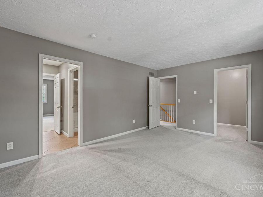 469 Maple Circle Drive, Springdale, OH 45246 Photo 13