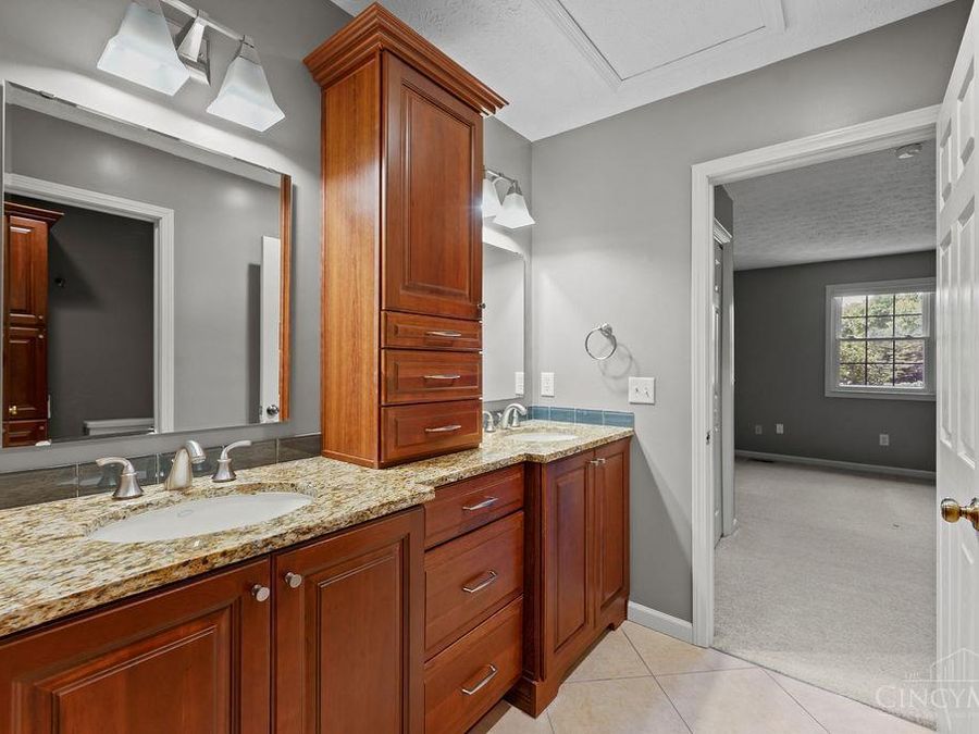 469 Maple Circle Drive, Springdale, OH 45246 Photo 15