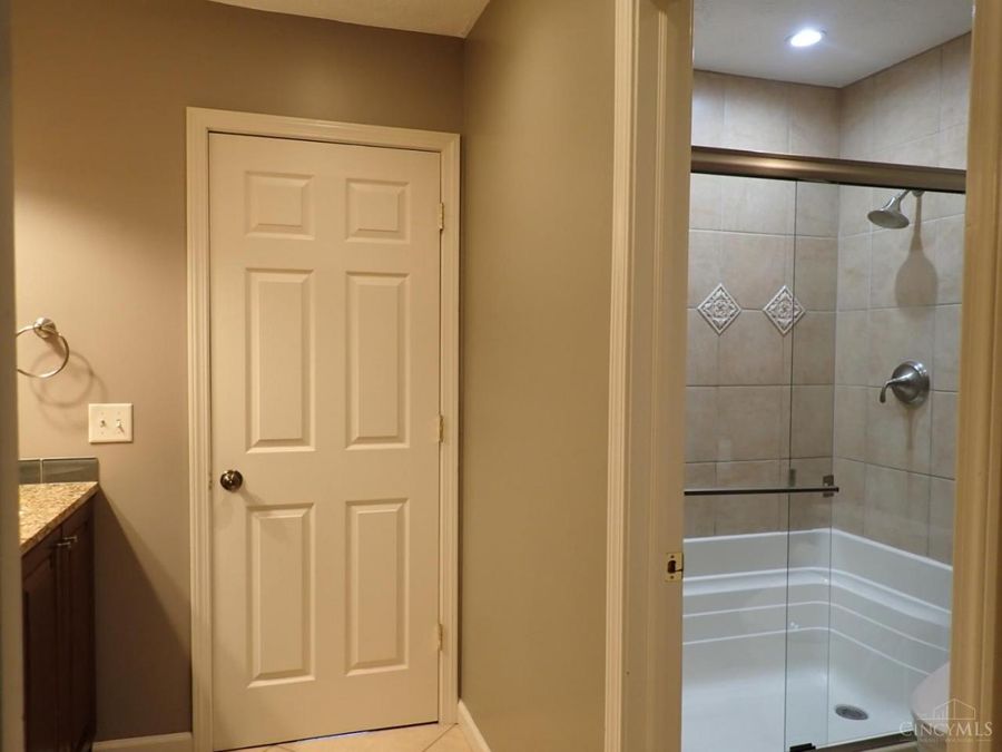 469 Maple Circle Drive, Springdale, OH 45246 Photo 16