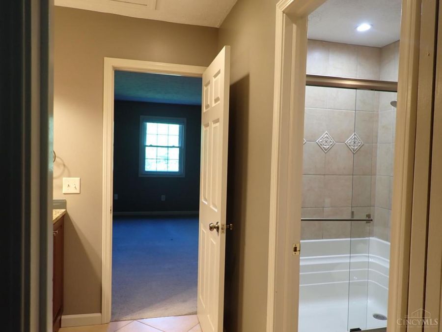 469 Maple Circle Drive, Springdale, OH 45246 Photo 17