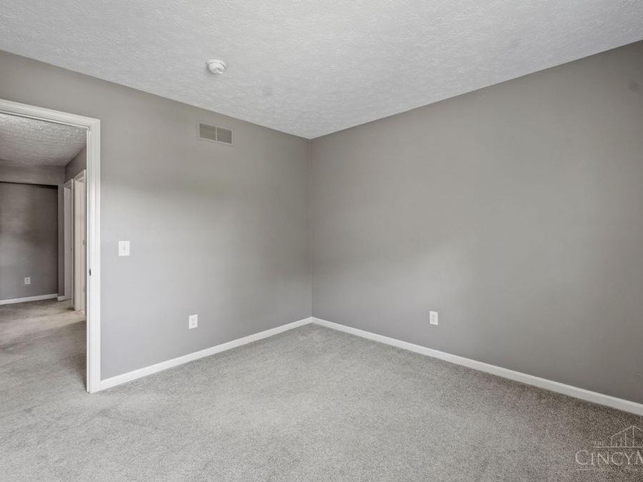 469 Maple Circle Drive, Springdale, OH 45246 Photo 24