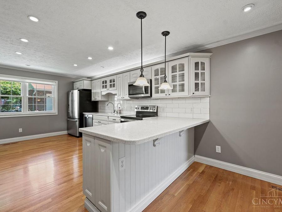 469 Maple Circle Drive, Springdale, OH 45246 Photo 5