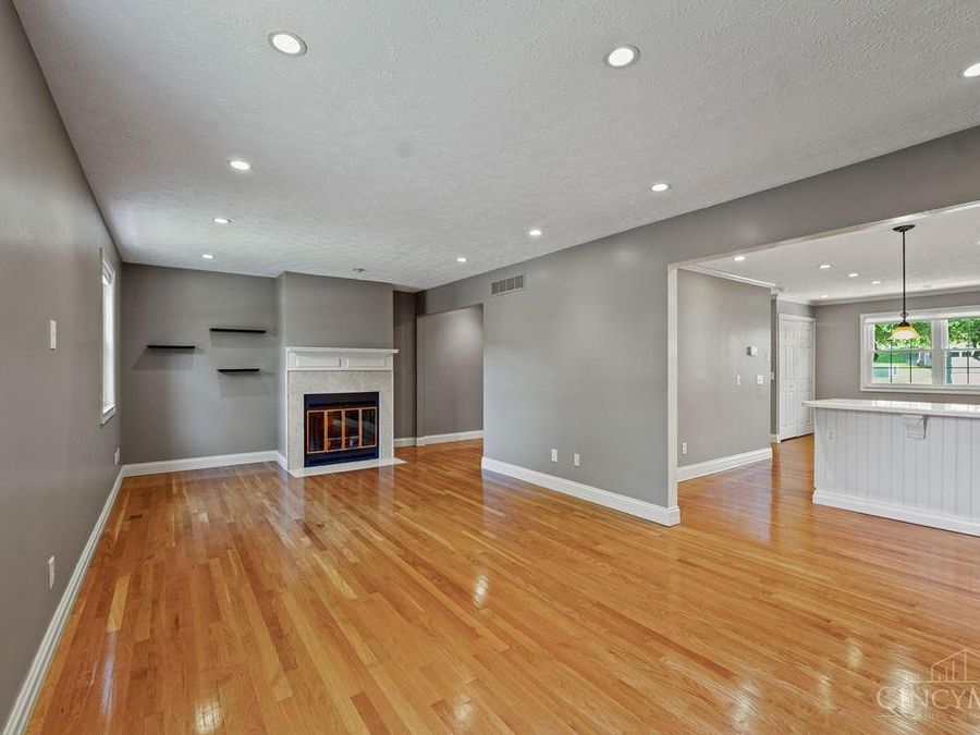 469 Maple Circle Drive, Springdale, OH 45246 Photo 6