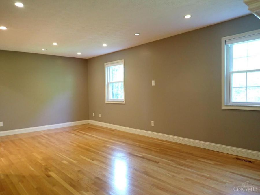 469 Maple Circle Drive, Springdale, OH 45246 Photo 8