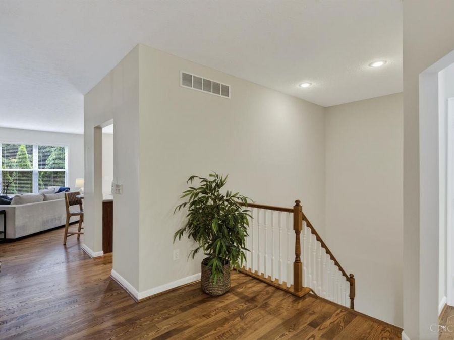 8022 Stonegate Drive, Anderson Township, OH 45255 Photo 11