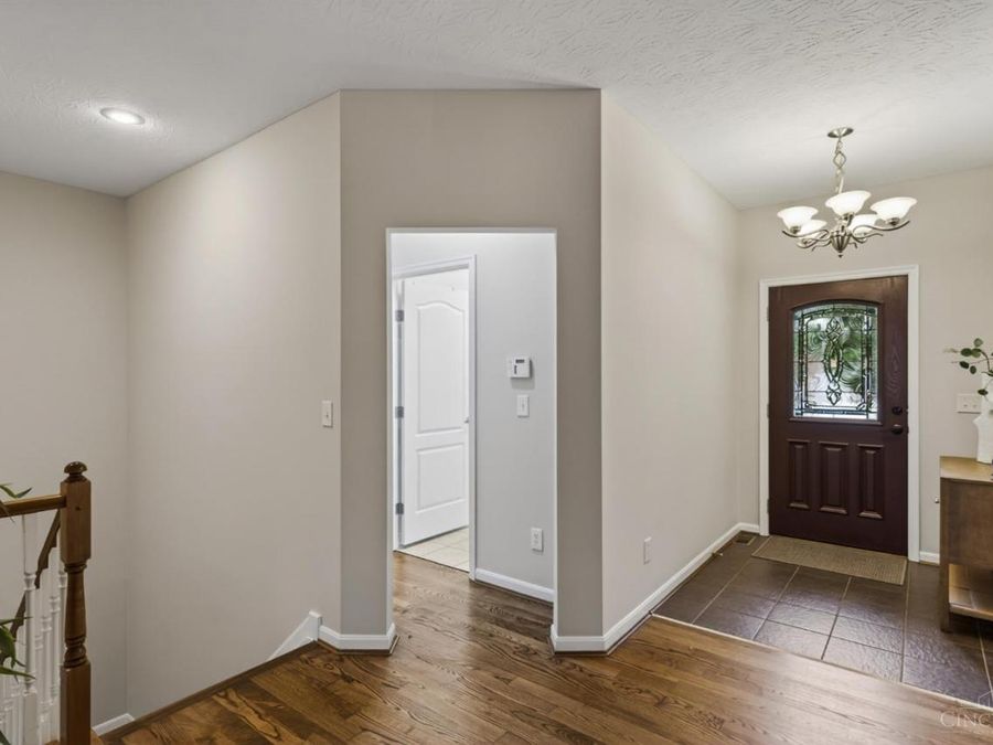 8022 Stonegate Drive, Anderson Township, OH 45255 Photo 12