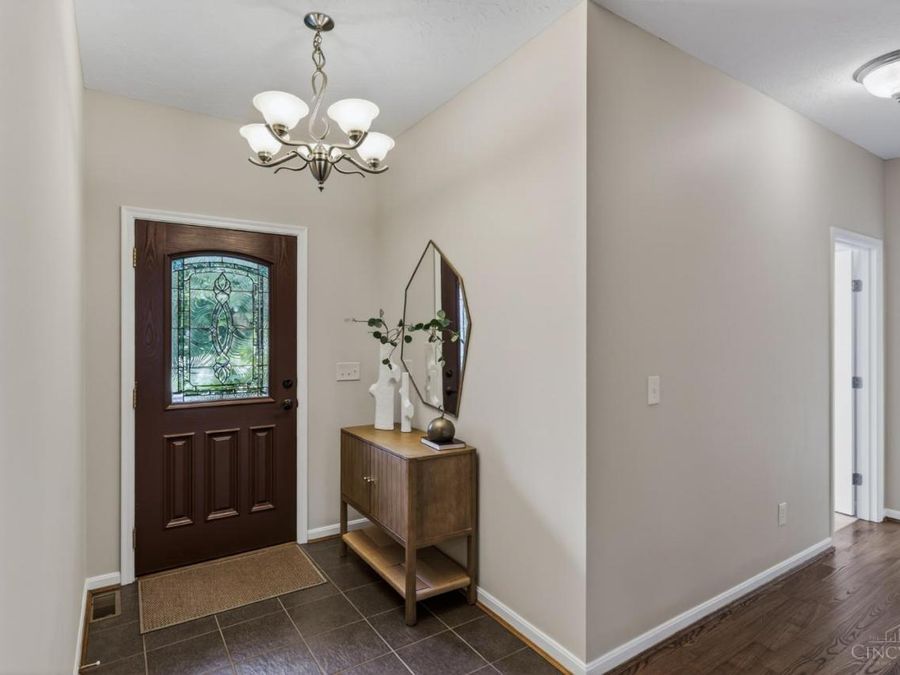 8022 Stonegate Drive, Anderson Township, OH 45255 Photo 13