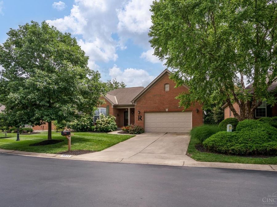 8022 Stonegate Drive, Anderson Township, OH 45255 Photo 4