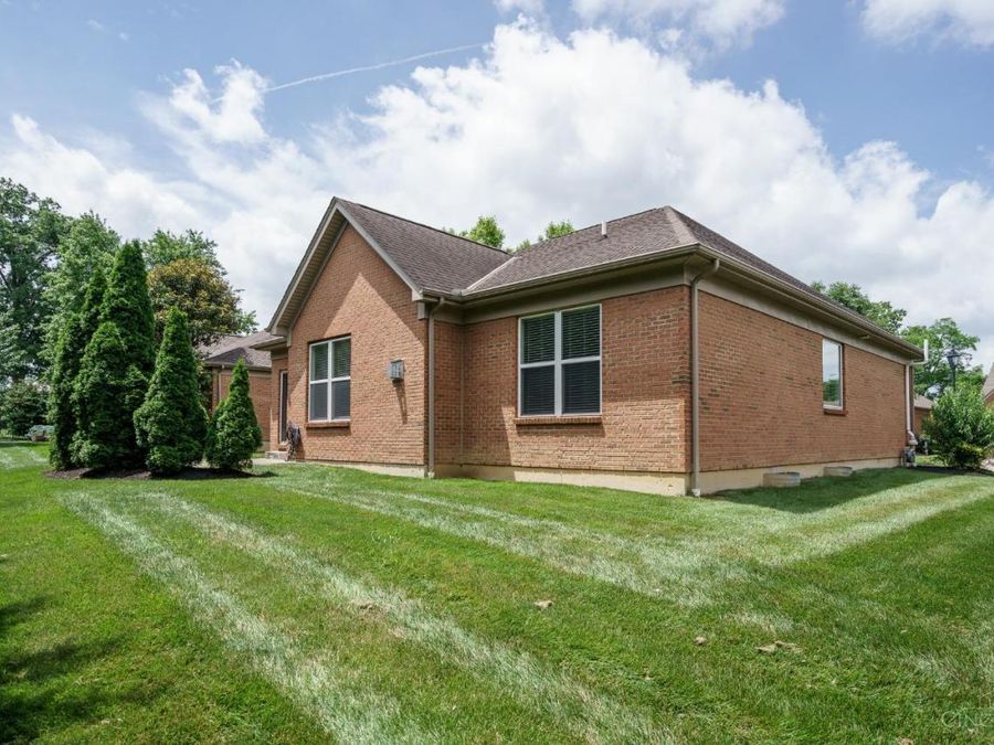 8022 Stonegate Drive, Anderson Township, OH 45255 Photo 6