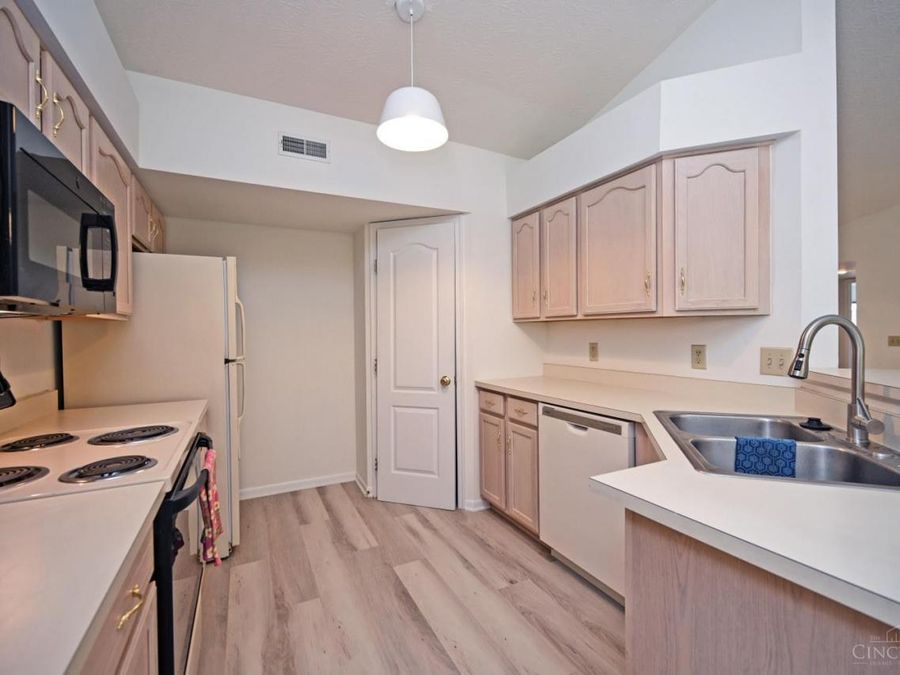 7905 Ramble View, Unit 301, Springfield Township, OH 45231 Photo 14