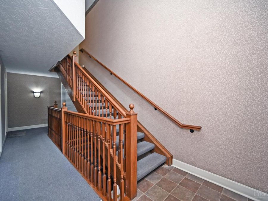 7905 Ramble View, Unit 301, Springfield Township, OH 45231 Photo 5