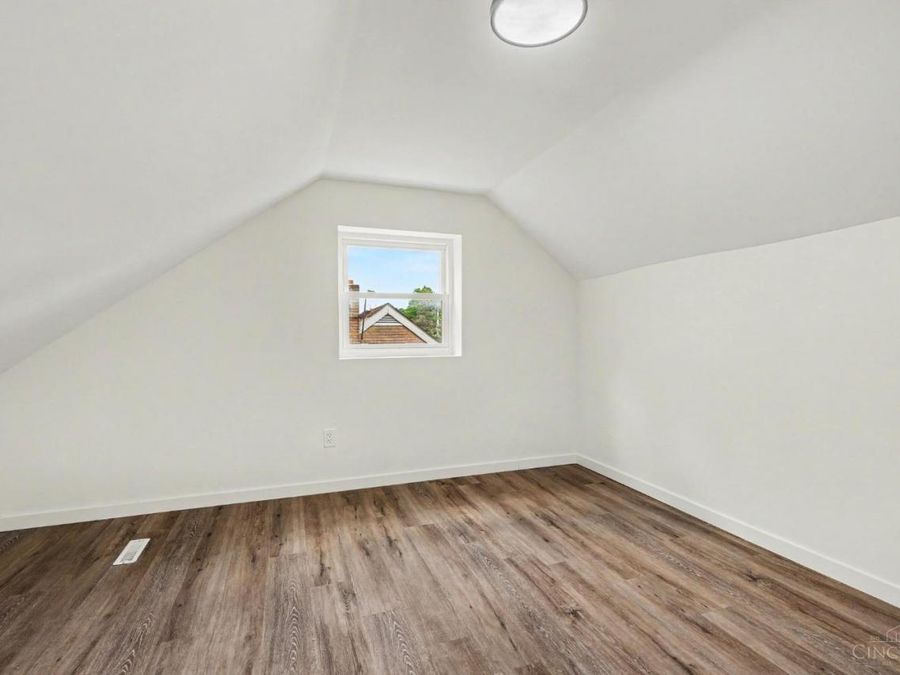 8465 Mockingbird Lane, Springfield Township, OH 45231 Photo 12
