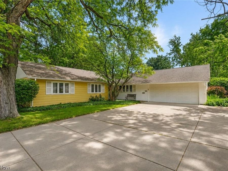 82 Barberry Drive , Berea, OH 44017 Photo 1