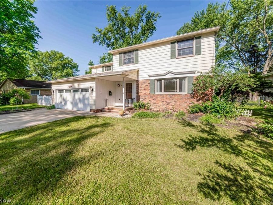 563 Louis Drive , Berea, OH 44017 Photo 1