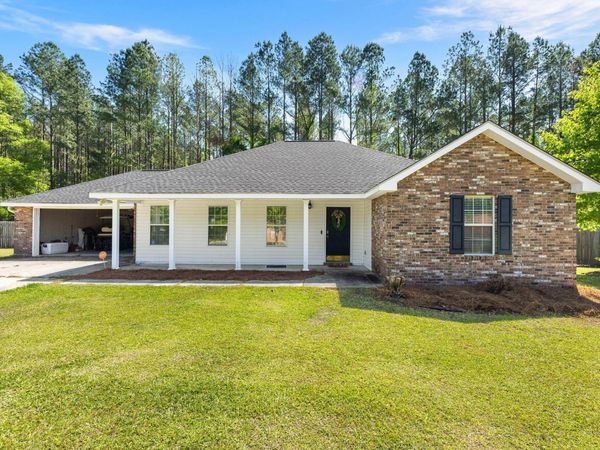 22 Southdown Dr., Sumrall, MS 39482