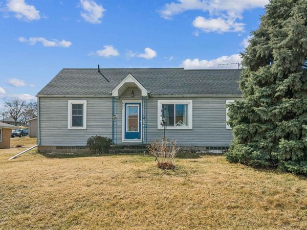 607 SW 5th Avenue, Cascade, IA 52033