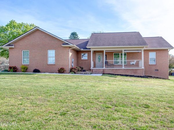 329 Hickory Lane, Jacksboro, TN 37757