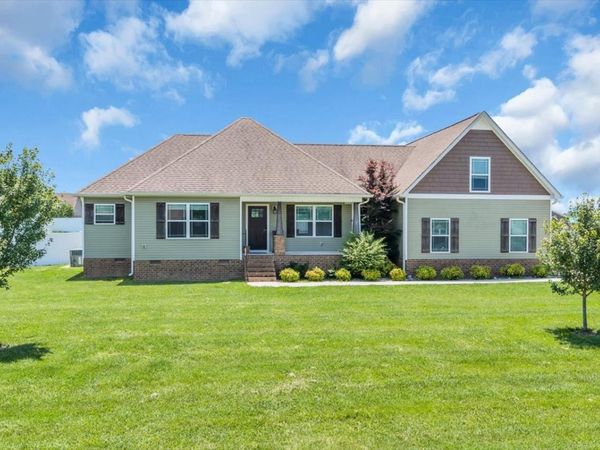 531 Richland Farms Dr , Manchester, TN 37355