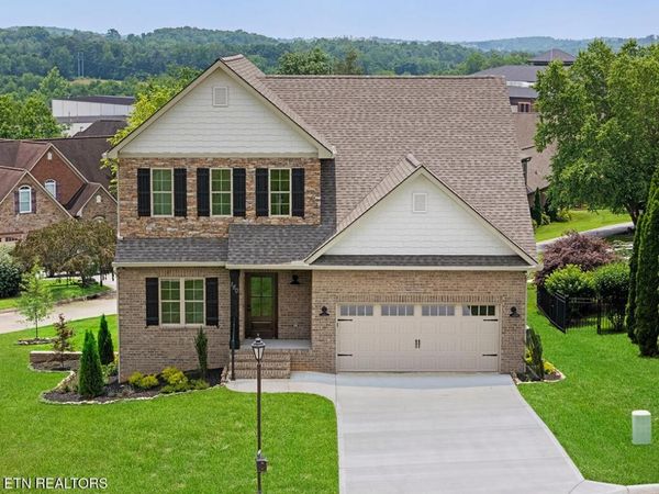 180 Hatteras Circle , Lenoir City, TN 37772