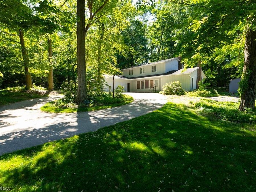 7360 Ledgewood Drive , Kirtland, OH 44094 Photo 1