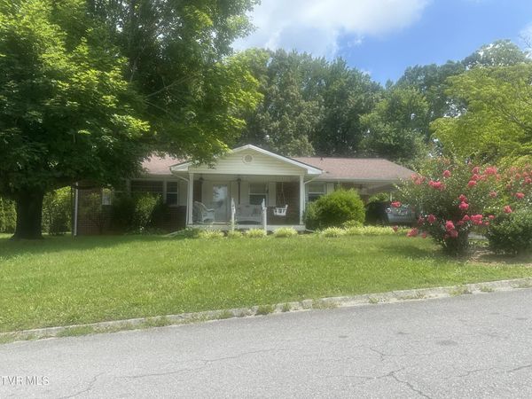 2312 Nave Drive, Johnson City, TN 37601