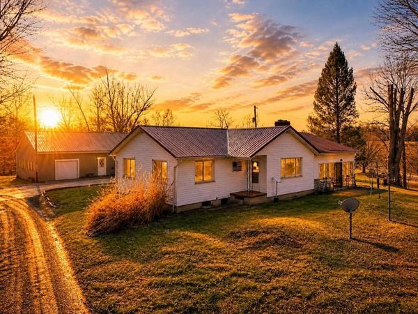 26039 State Route 180 , Rockbridge, OH 43149