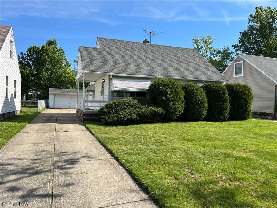 15513 Walvern Boulevard , Maple Heights, OH 44137 Photo 1
