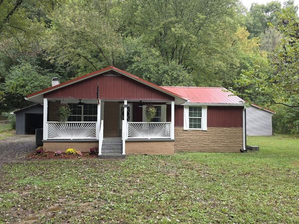 671 Hen Valley Rd , Oliver Springs, TN 37840