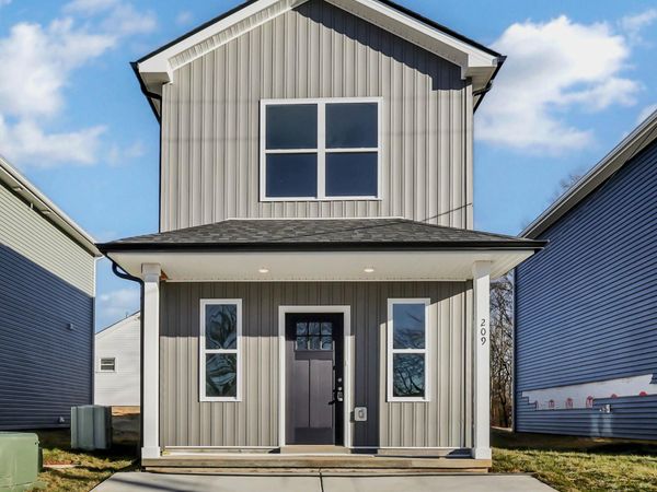 209 Robert St , Clarksville, TN 37040