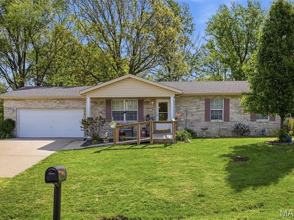 446 N Oak Street , Trenton, IL 62293