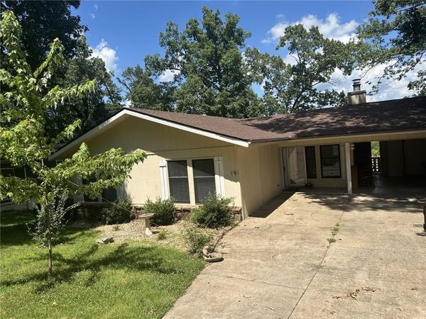19 Eaton Circle , Bella Vista, AR 72715