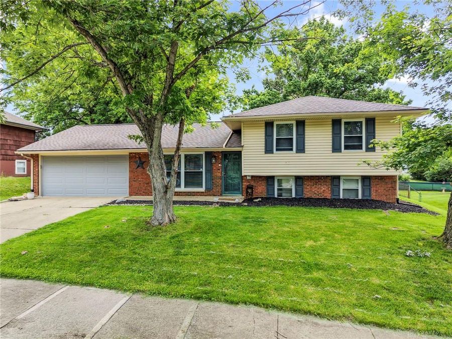 130 Teakwood Lane, Springboro, OH 45066 Photo 1