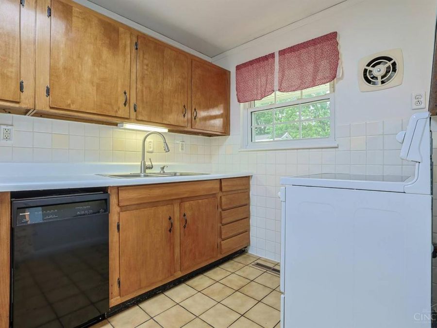 799 Ledro Street, Springdale, OH 45246 Photo 12