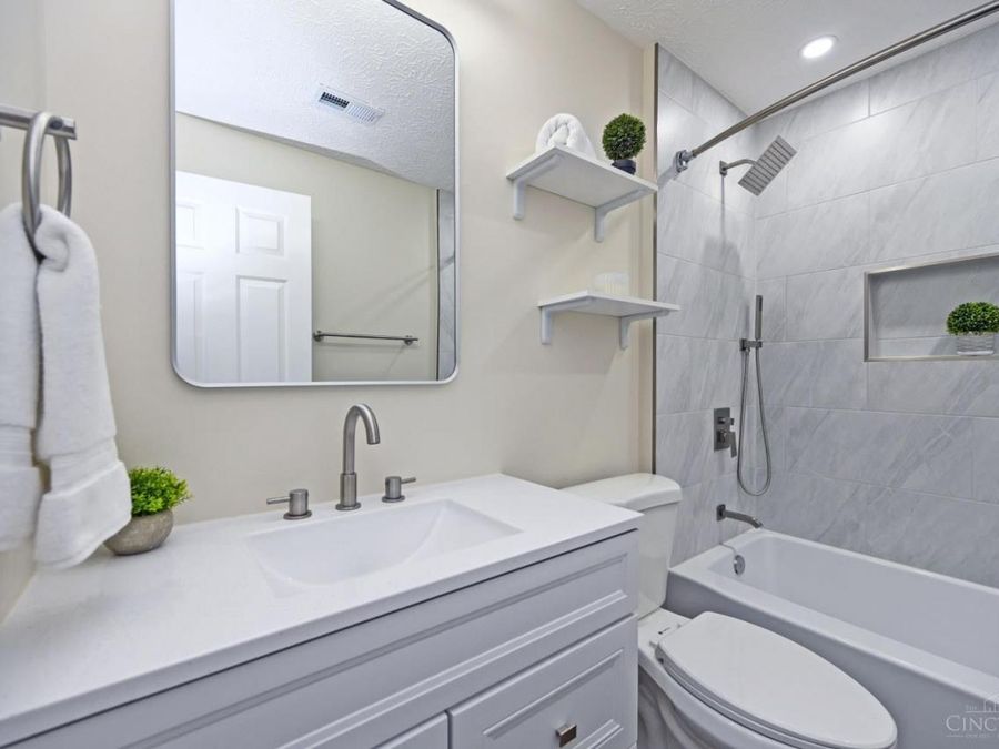 8390 Spring Valley Court, Unit 208, West Chester, OH 45069 Photo 30