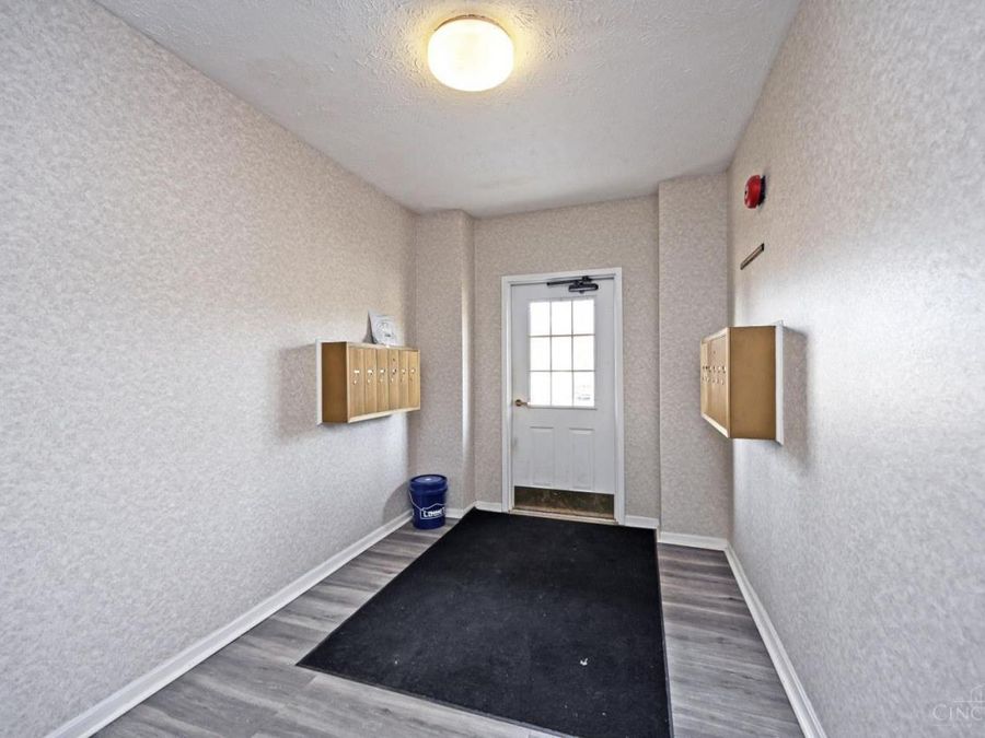 8390 Spring Valley Court, Unit 208, West Chester, OH 45069 Photo 4