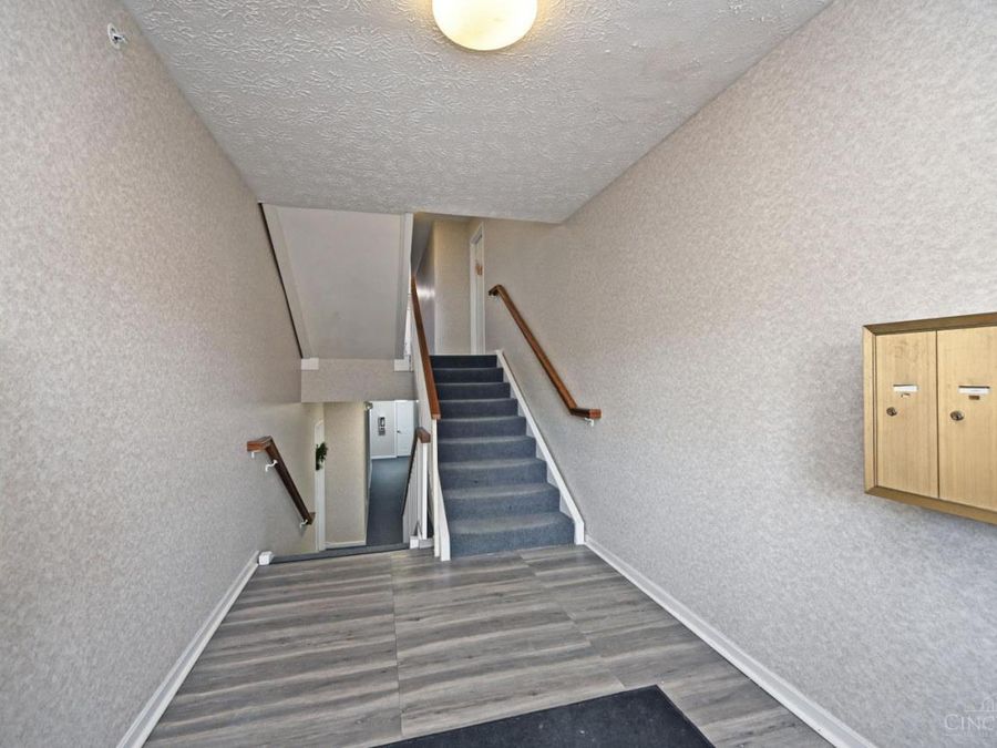 8390 Spring Valley Court, Unit 208, West Chester, OH 45069 Photo 5