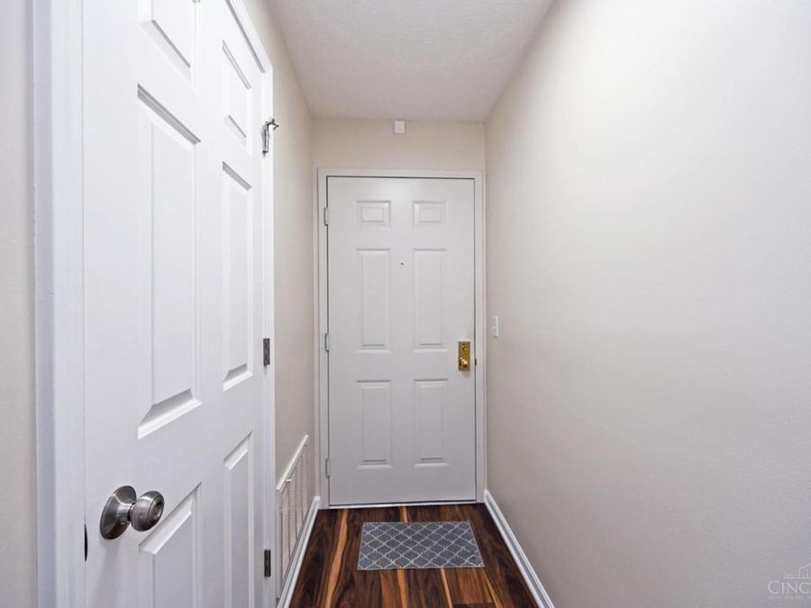 8390 Spring Valley Court, Unit 208, West Chester, OH 45069 Photo 7