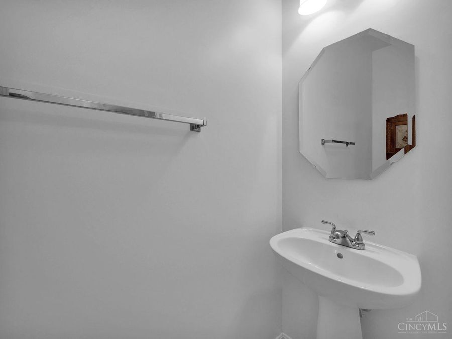 955 Crossing Pointe, Unit 8E, Cincinnati, OH 45231 Photo 12