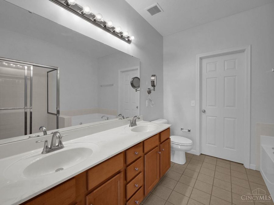 955 Crossing Pointe, Unit 8E, Cincinnati, OH 45231 Photo 18