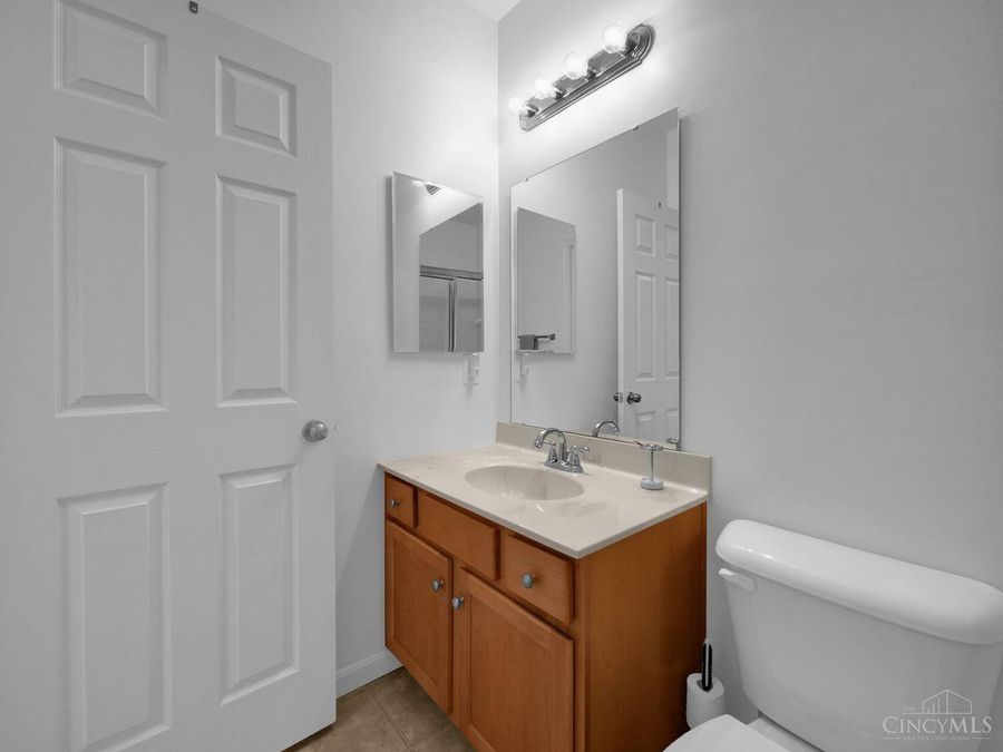 955 Crossing Pointe, Unit 8E, Cincinnati, OH 45231 Photo 24