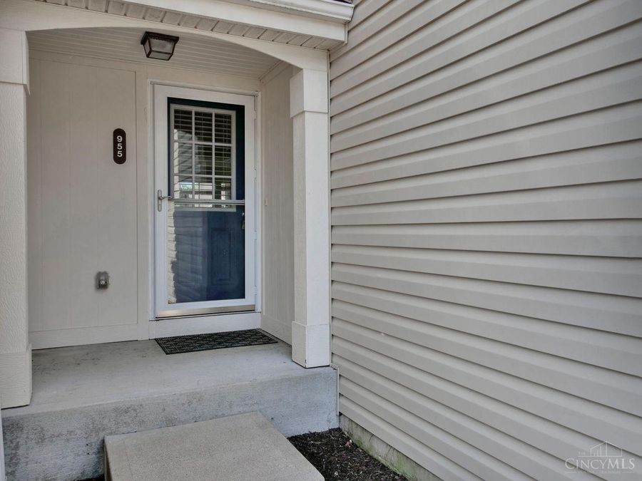 955 Crossing Pointe, Unit 8E, Cincinnati, OH 45231 Photo 4