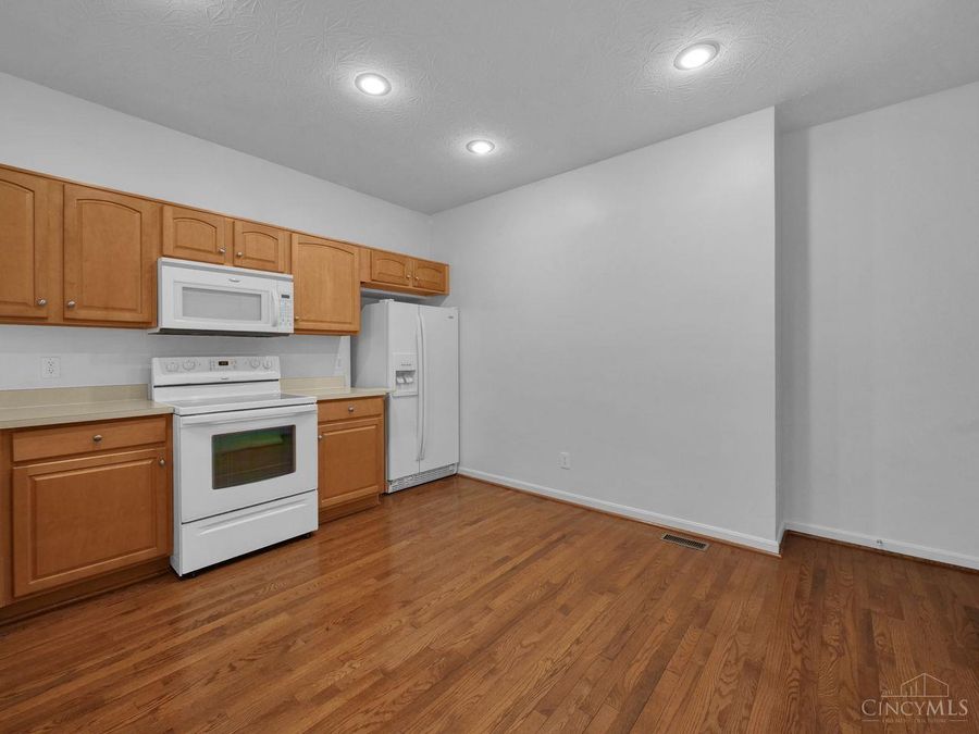 955 Crossing Pointe, Unit 8E, Cincinnati, OH 45231 Photo 8